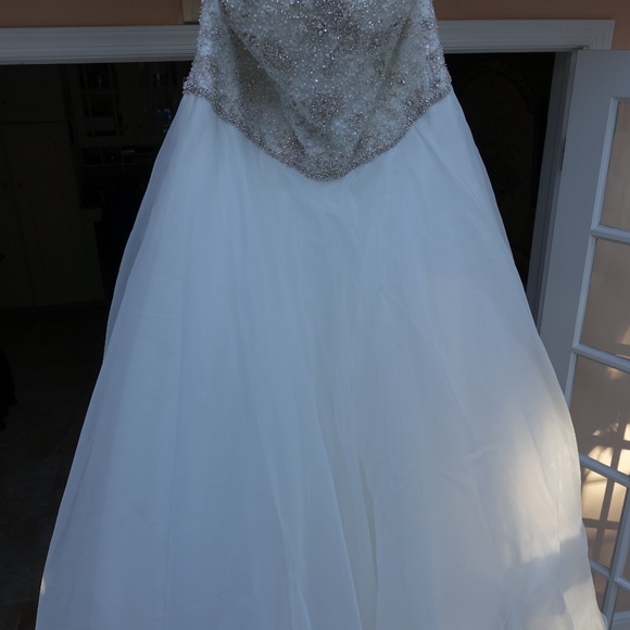 Never Worn Kleinfeld Dress Size 24!! - Picture 4 of 6